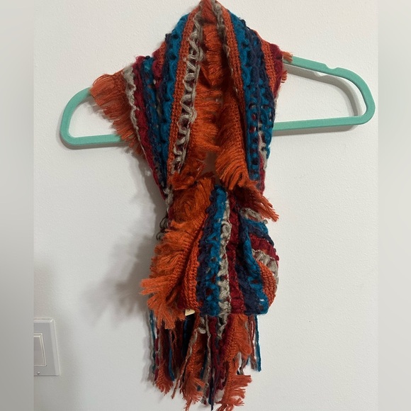 SAACHI open weave multicolored scarf with fringe. - Picture 1 of 5